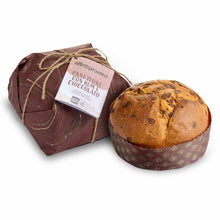 Carica l'immagine nel visualizzatore di Gallery, Panettone con rum e gocce di cioccolato