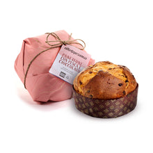 Carica l'immagine nel visualizzatore di Gallery, Panettone con pesca candita e gocce di cioccolato