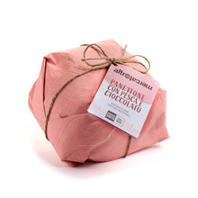 Carica l'immagine nel visualizzatore di Gallery, Panettone con pesca candita e gocce di cioccolato
